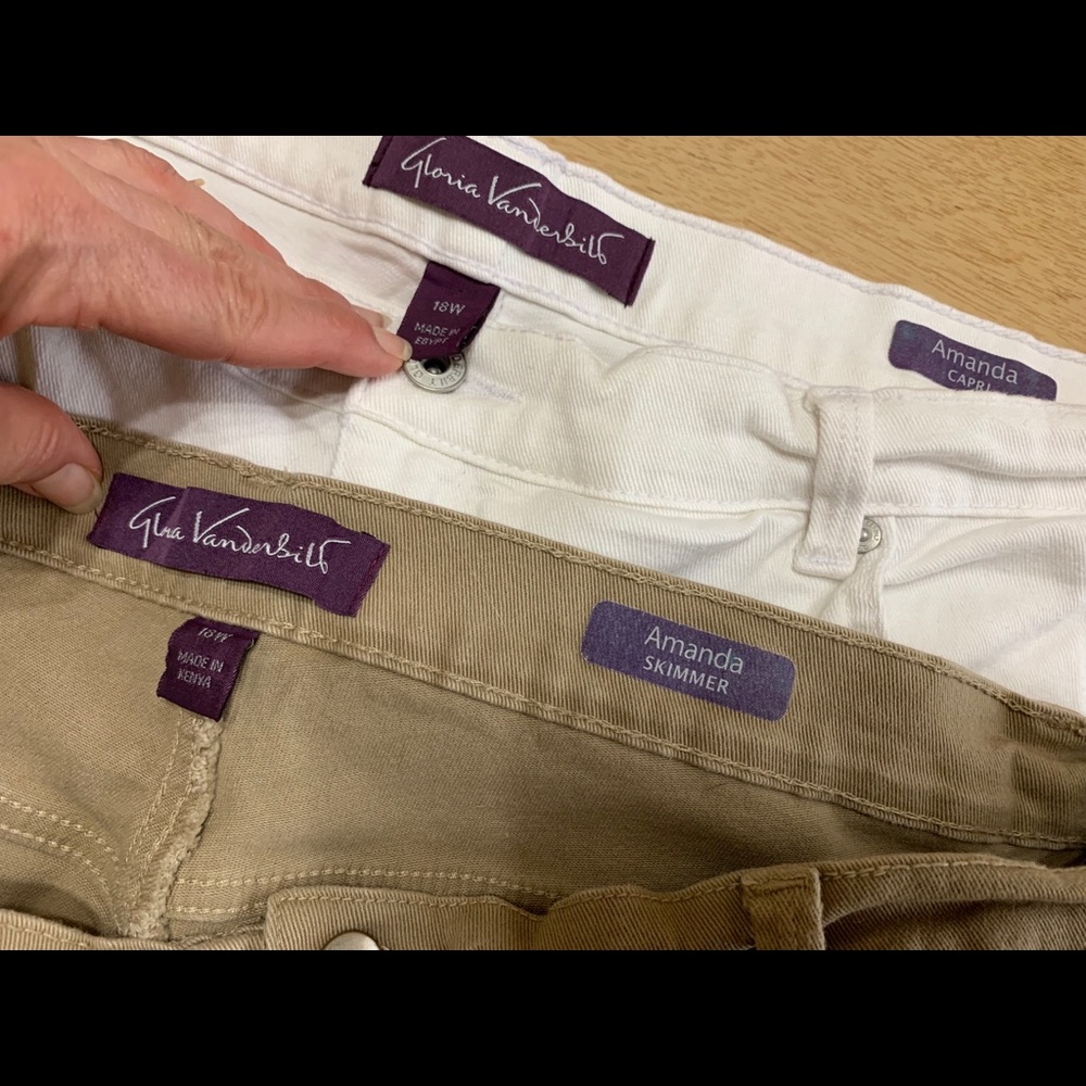 Gloria Vanderbilt Capris white and Tan bundle